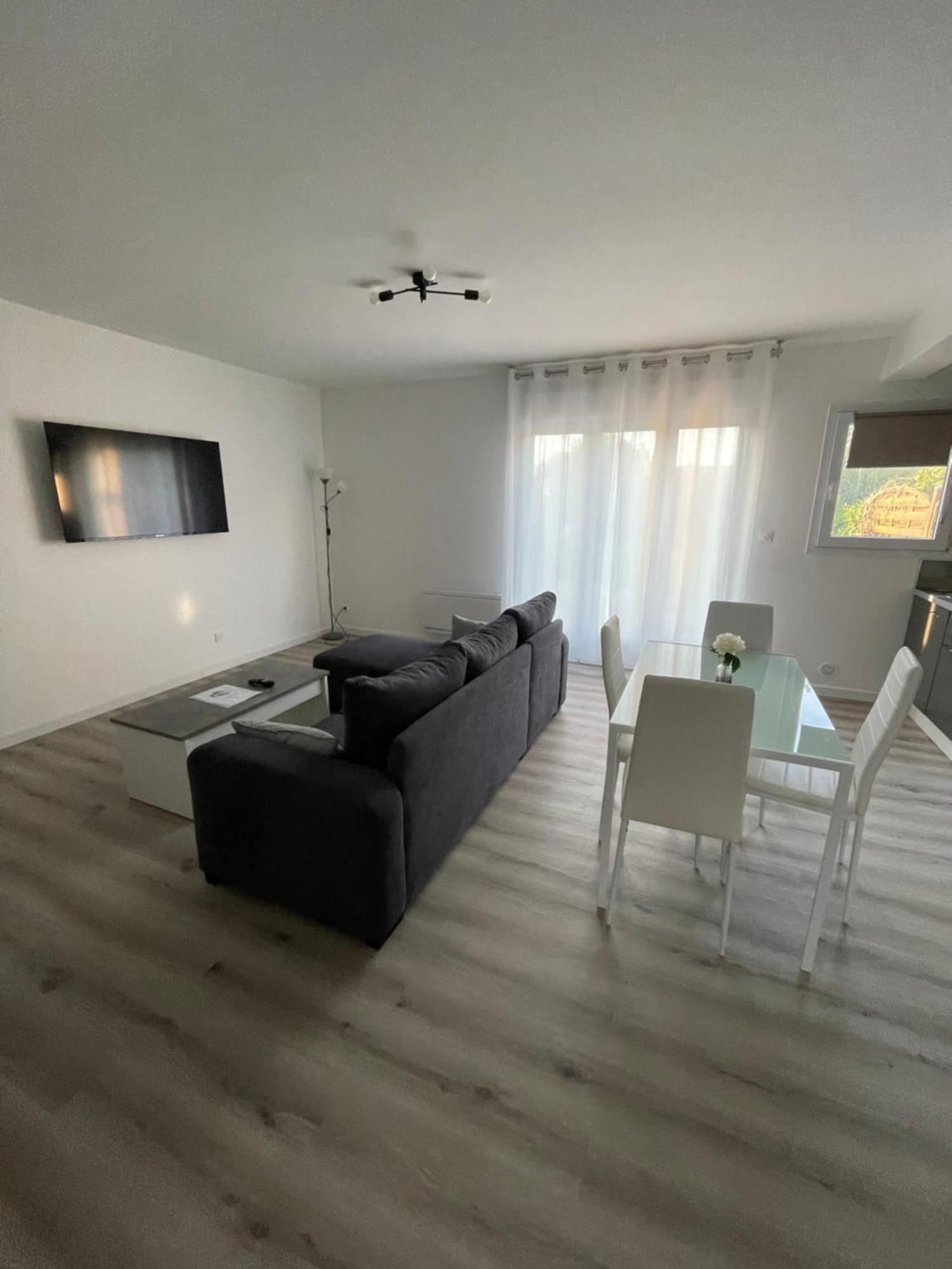 Maison Detente De 100 M2 Uniquement Couple-Famille-Travailleurs Вилпаризи Екстериор снимка