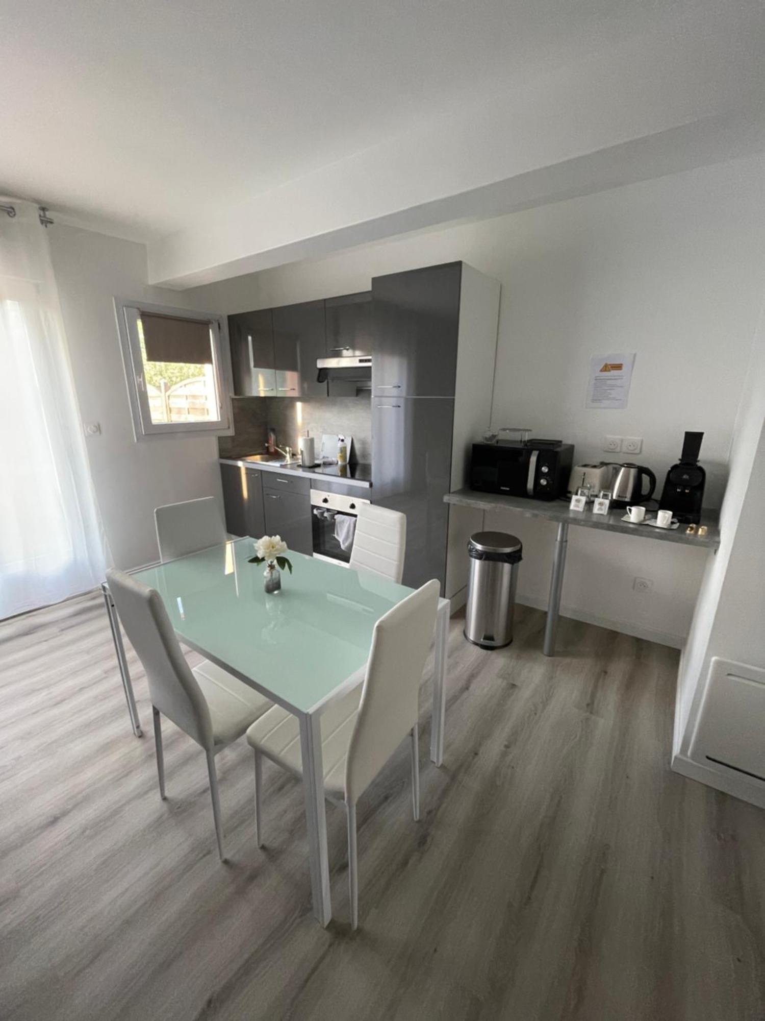 Maison Detente De 100 M2 Uniquement Couple-Famille-Travailleurs Вилпаризи Екстериор снимка
